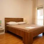 Vlade *