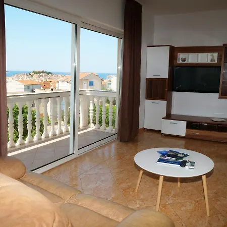 Vlade Apartment