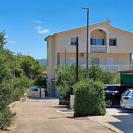 Vlade Apartment